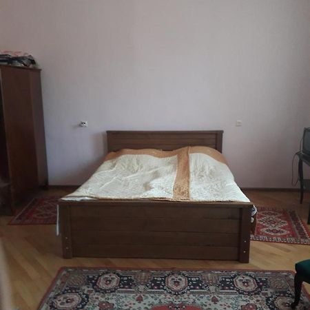 Apartament Ninati ボルジョミ エクステリア 写真
