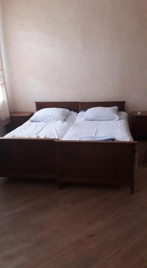 Apartament Ninati ボルジョミ エクステリア 写真